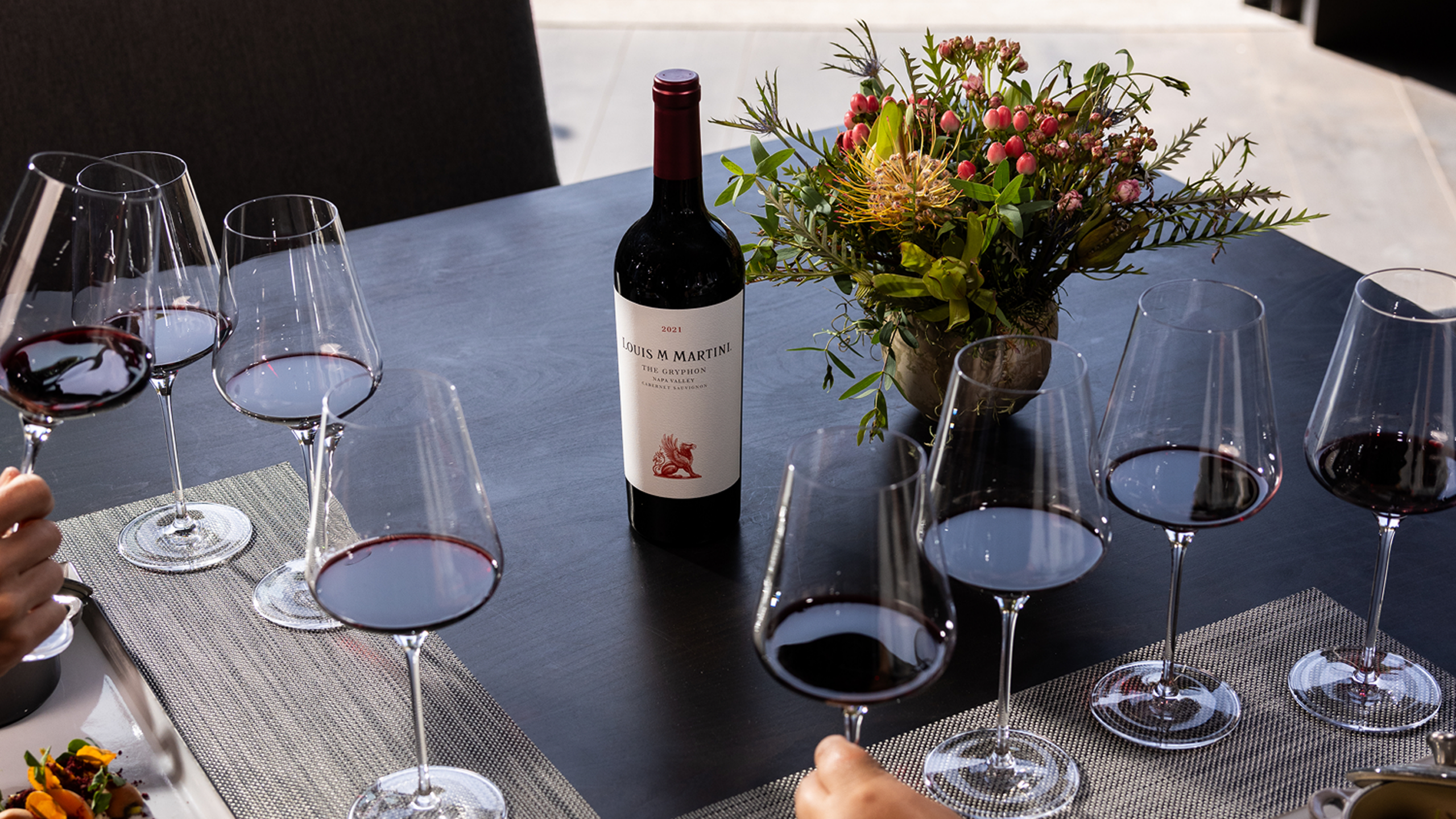 wine tasting at louis m. martini