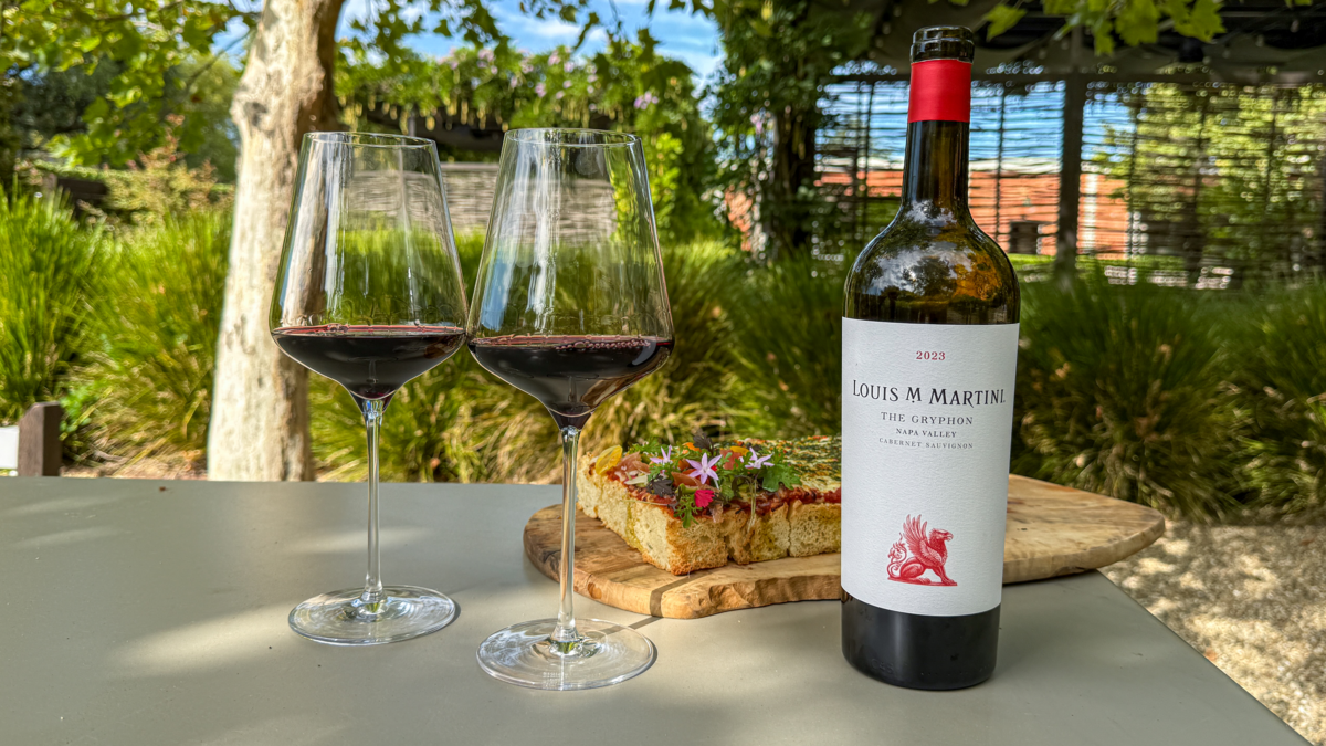 pour and pizza in martini park at Louis Martini winery